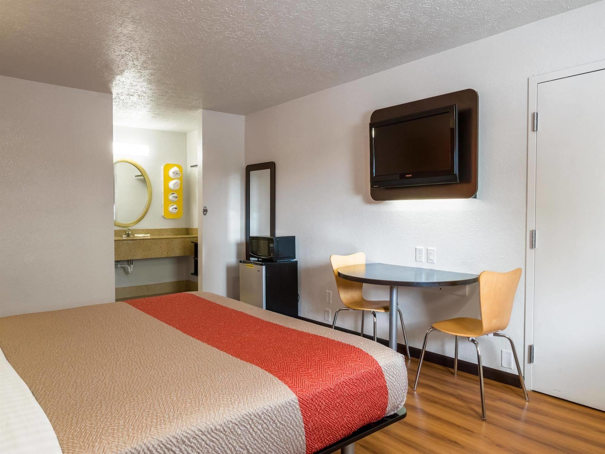 Motel 6-Columbus, Oh - Osu Exterior photo