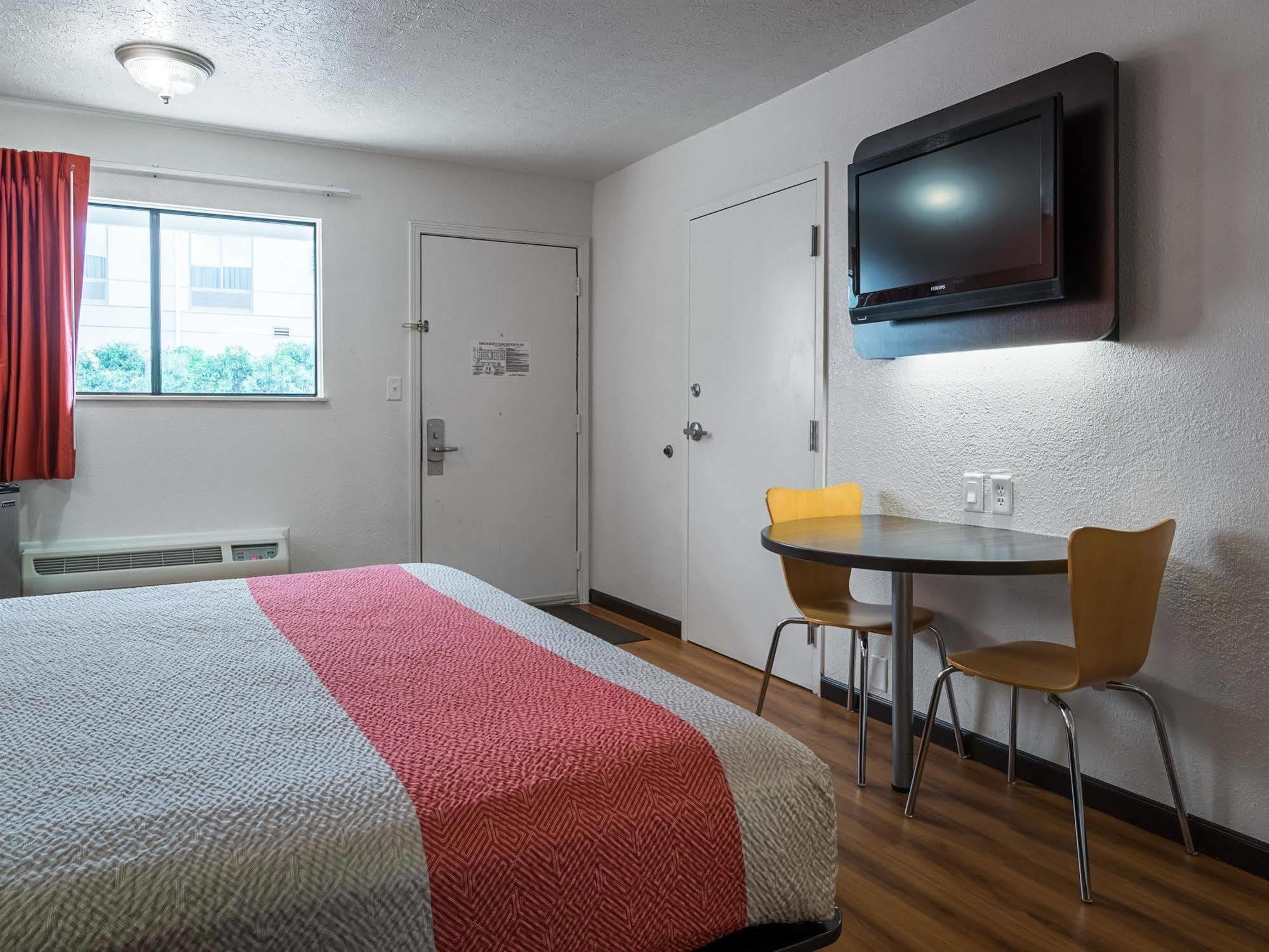 Motel 6-Columbus, Oh - Osu Exterior photo